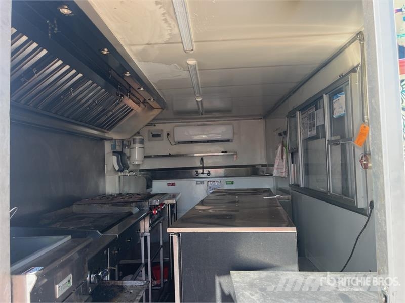 FUD 16 ft T/A Food Concession Trailer Ostale prikolice
