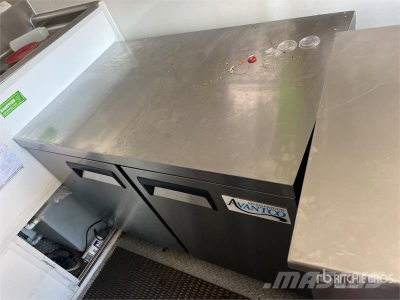 FUD 16 ft T/A Food Concession Trailer Ostale prikolice