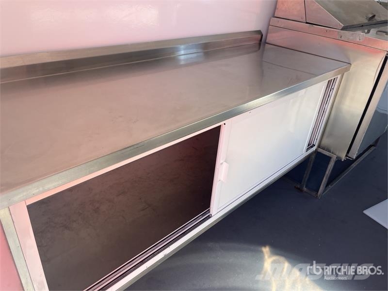 FUD 16 ft T/A Food Concession Trailer Ostale prikolice