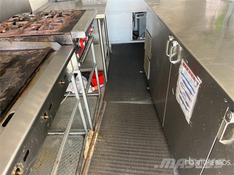 FUD 16 ft T/A Food Concession Trailer Ostale prikolice