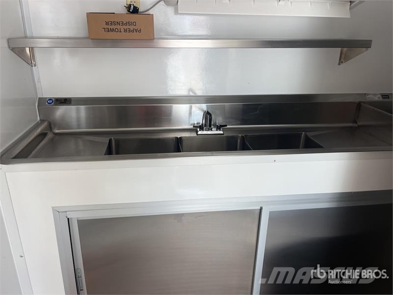 FUD 16 ft T/A Food Concession Trailer Ostale prikolice