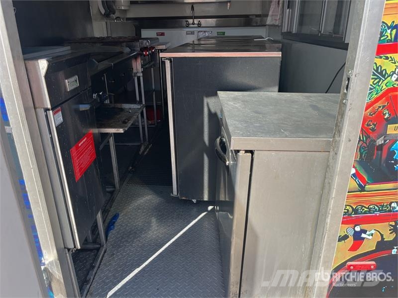 FUD 16 ft T/A Food Concession Trailer Ostale prikolice
