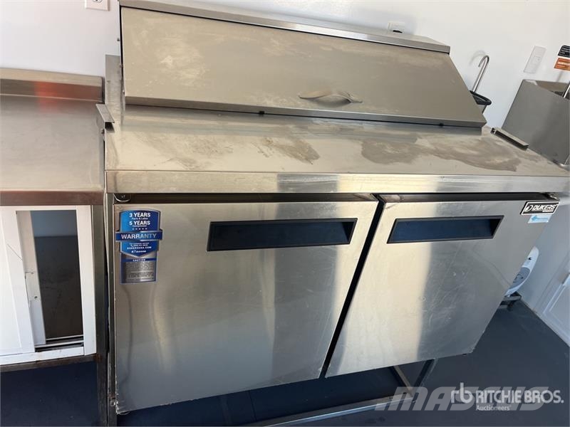FUD 16 ft T/A Food Concession Trailer Ostale prikolice