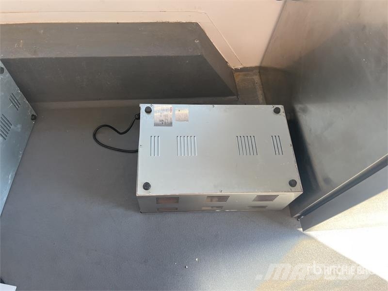 FUD 16 ft T/A Food Concession Trailer Ostale prikolice