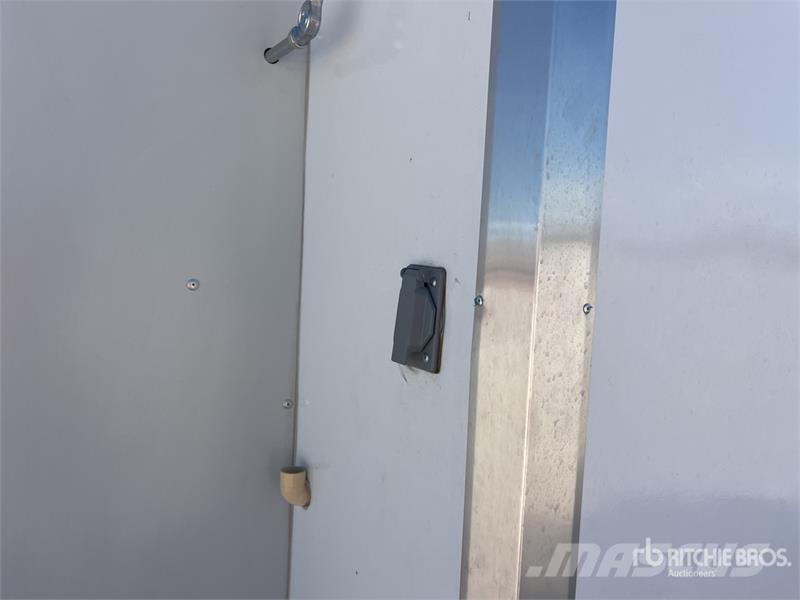 FUD 16 ft T/A Food Concession Trailer Ostale prikolice