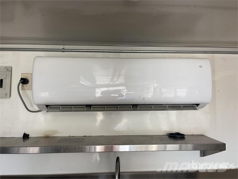 FUD 16 ft T/A Food Concession Trailer Ostale prikolice