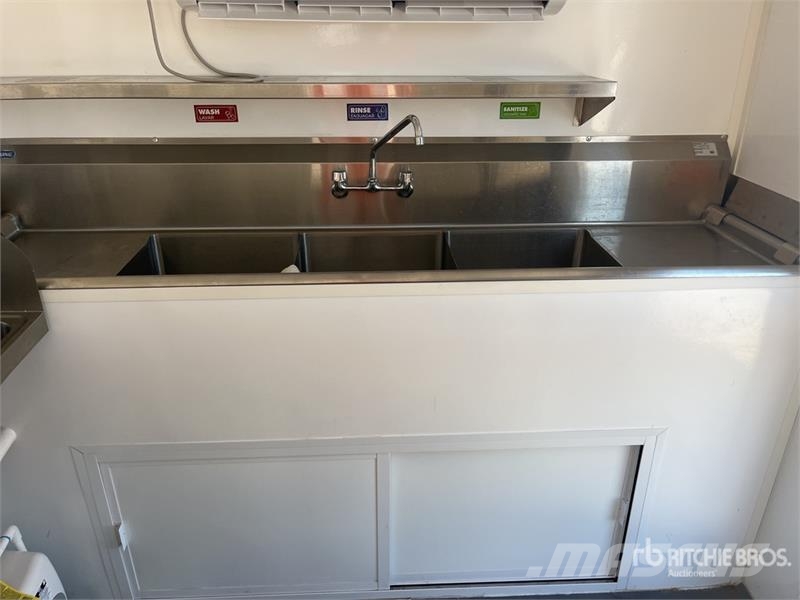 FUD 16 ft T/A Food Concession Trailer Ostale prikolice