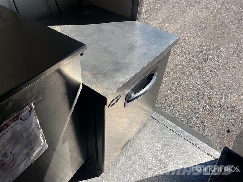 FUD 16 ft T/A Food Concession Trailer Ostale prikolice