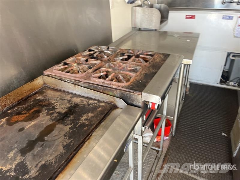 FUD 16 ft T/A Food Concession Trailer Ostale prikolice