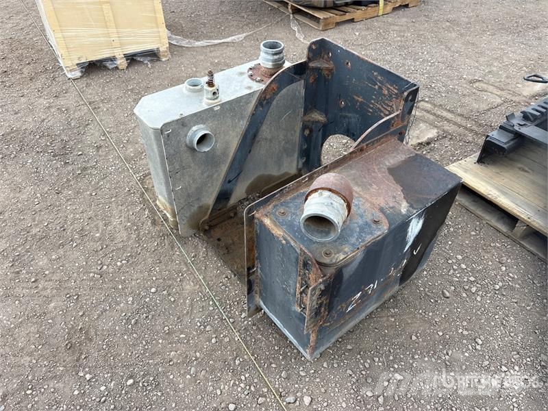  Fuel tank معدات النقل - غير ذلك