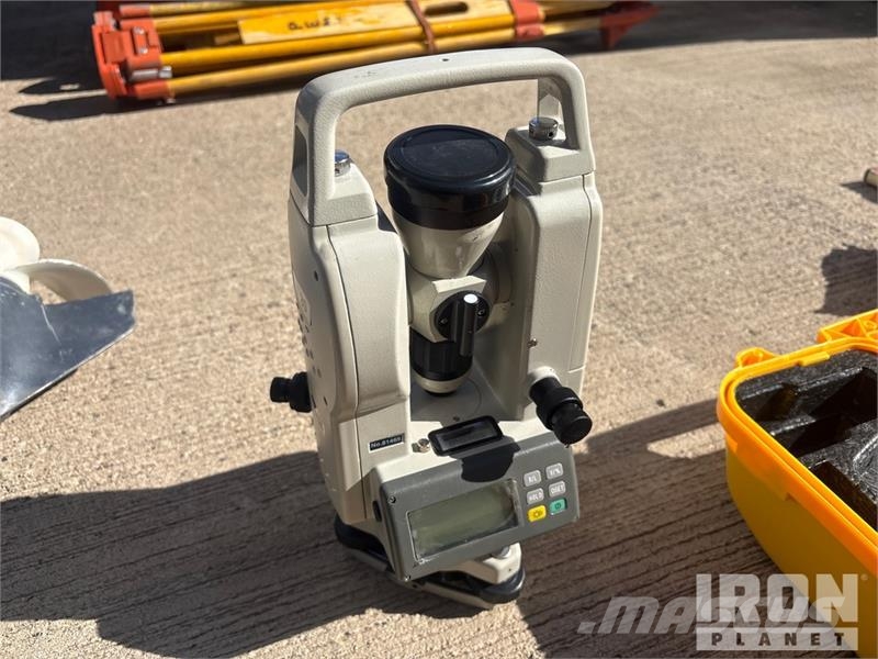 Futura Theodolite مكونات أخرى