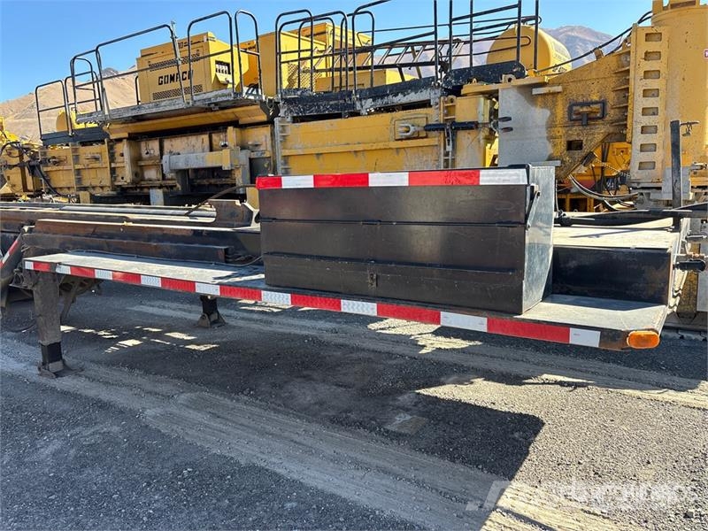 Galbreath T/A Roll-Off Trailer مقطورات لوادر