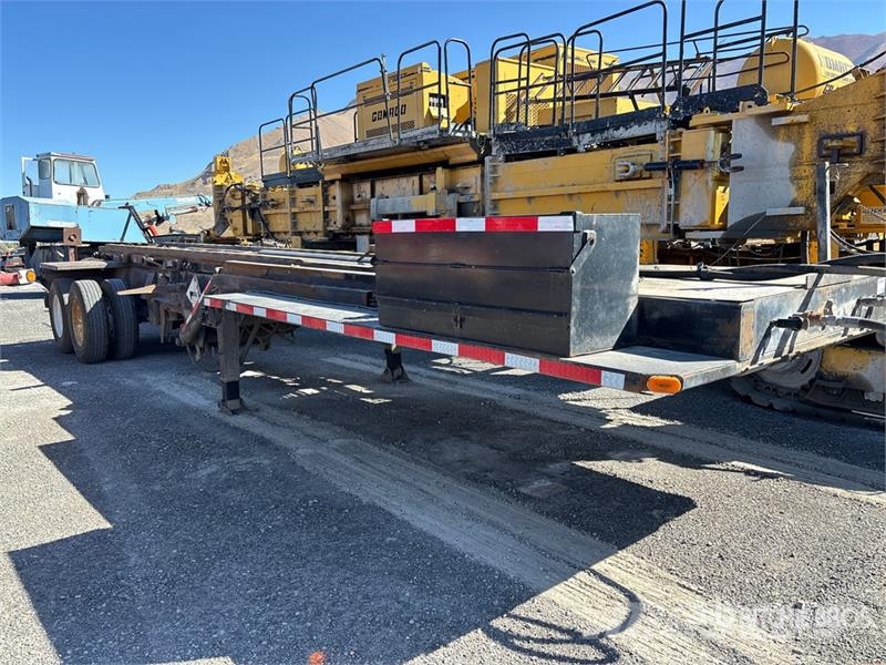 Galbreath T/A Roll-Off Trailer مقطورات لوادر
