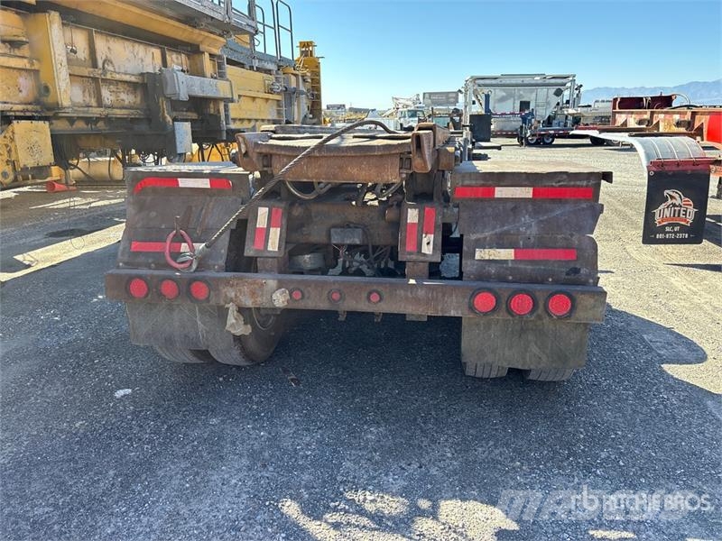 Galbreath T/A Roll-Off Trailer مقطورات لوادر