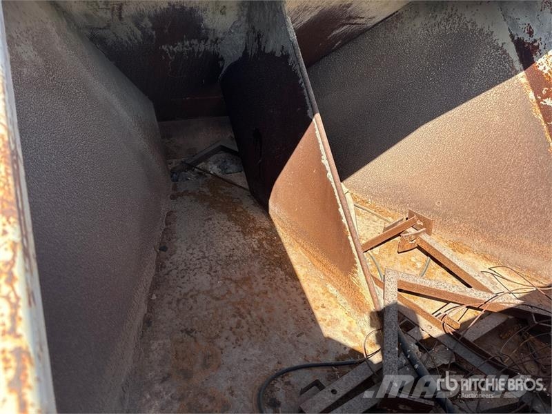 Gar-Bro 4156L Concrete Bucket Pripomočki za betonska dela