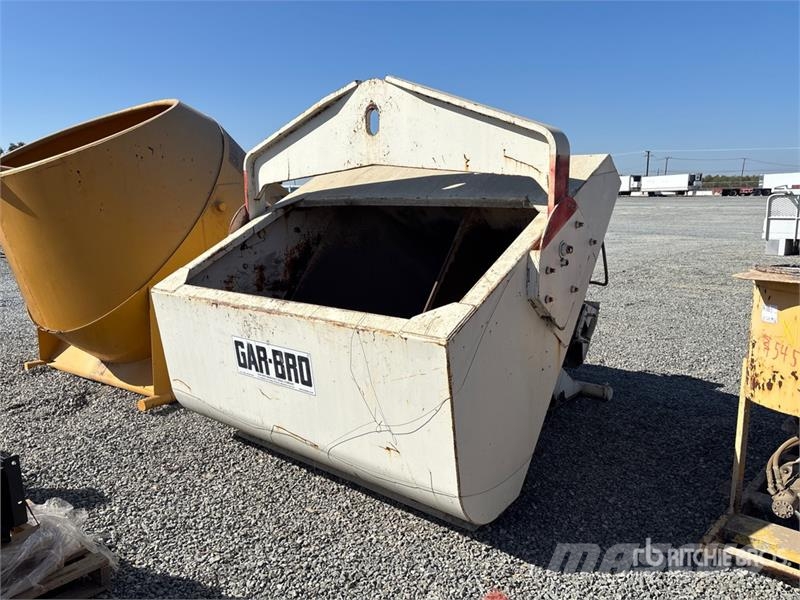 Gar-Bro 4156L Concrete Bucket Pripomočki za betonska dela