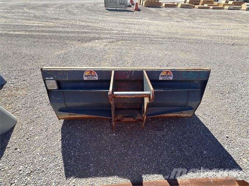 Gehl 820313 72 in Telehandler Bucket Bakken