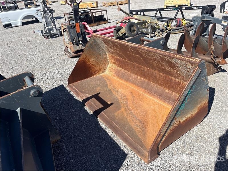 Gehl 820313 72 in Telehandler Bucket Bakken