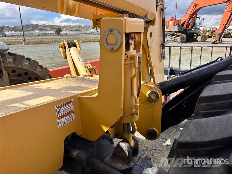 Gehl DL12-55 Telehandler مناولات متداخلة