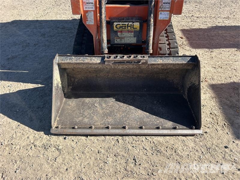 Gehl-Manitou RT105 Compact Track Loader Mini Pale Gommate