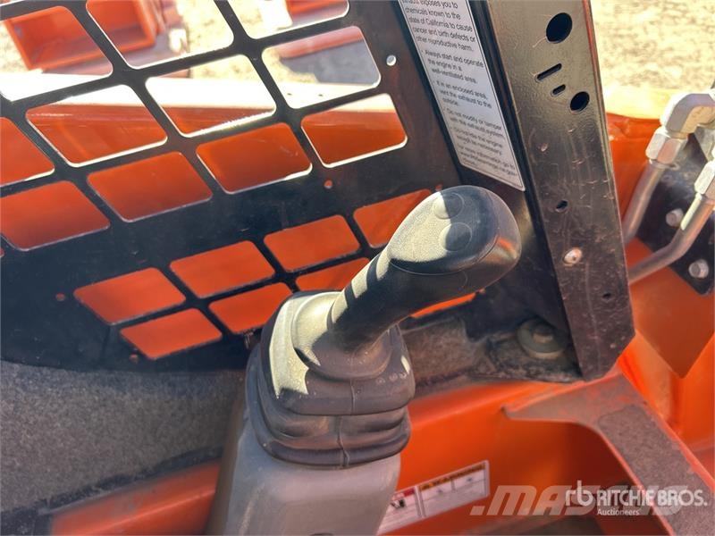 Gehl-Manitou RT105 Compact Track Loader Mini Pale Gommate