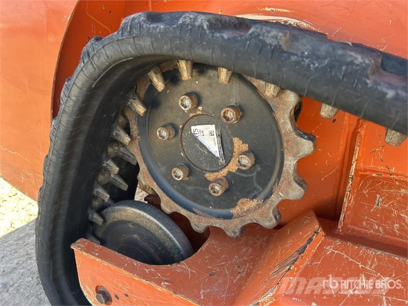 Gehl-Manitou RT105 Compact Track Loader Mini Pale Gommate