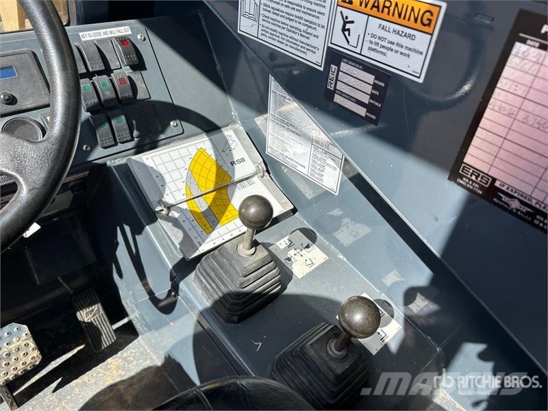 Gehl RS8-42 텔러 핸들러
