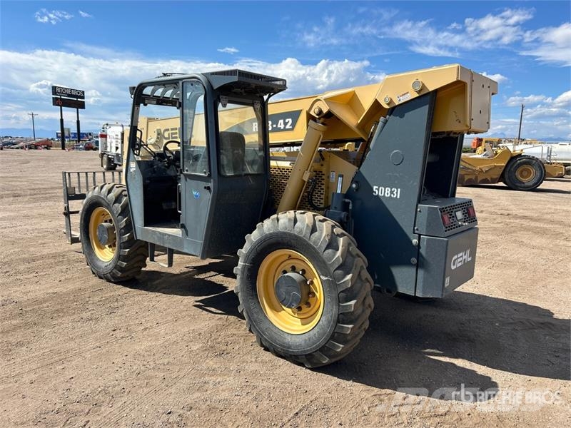Gehl RS8-42 텔러 핸들러