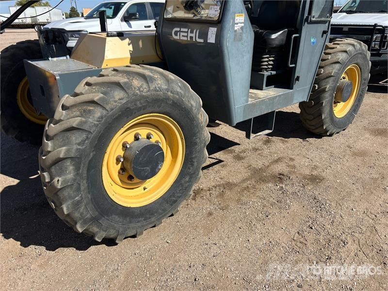 Gehl RS8-42 텔러 핸들러
