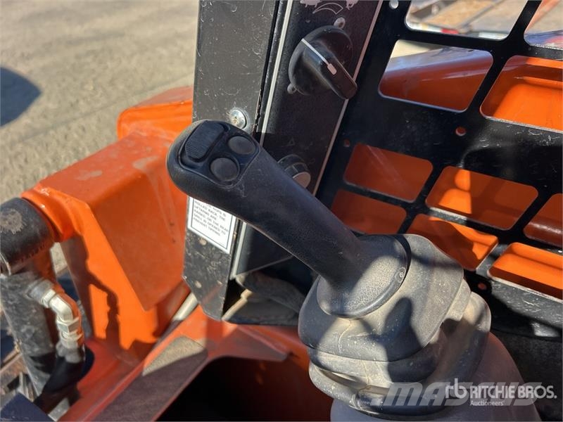 Gehl RT105 Compact Track Loader 滑移轉向裝載機