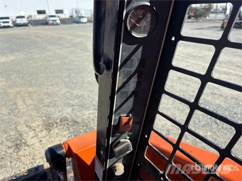 Gehl RT105 Compact Track Loader Lietoti riteņu kompaktiekrāvēji