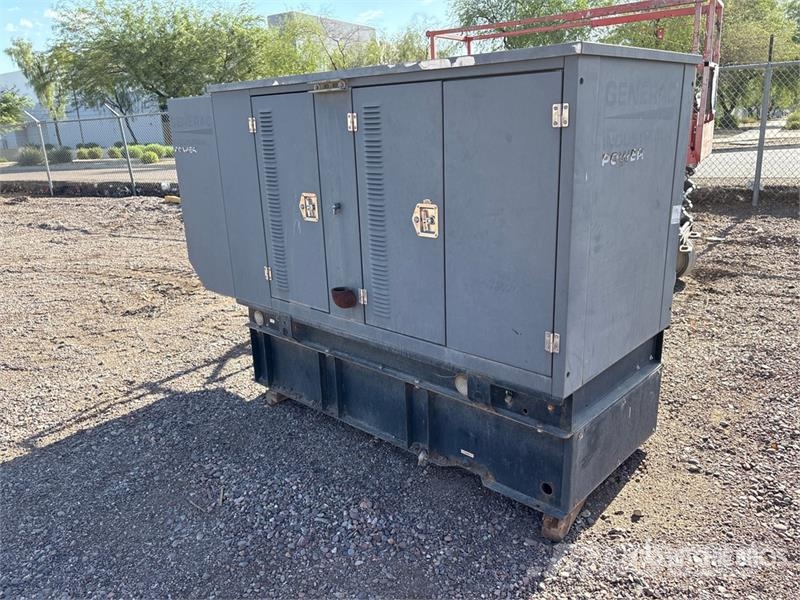 Generac 13829970200 10 kW Skid-Mounted Generator Set مولدات ديزل