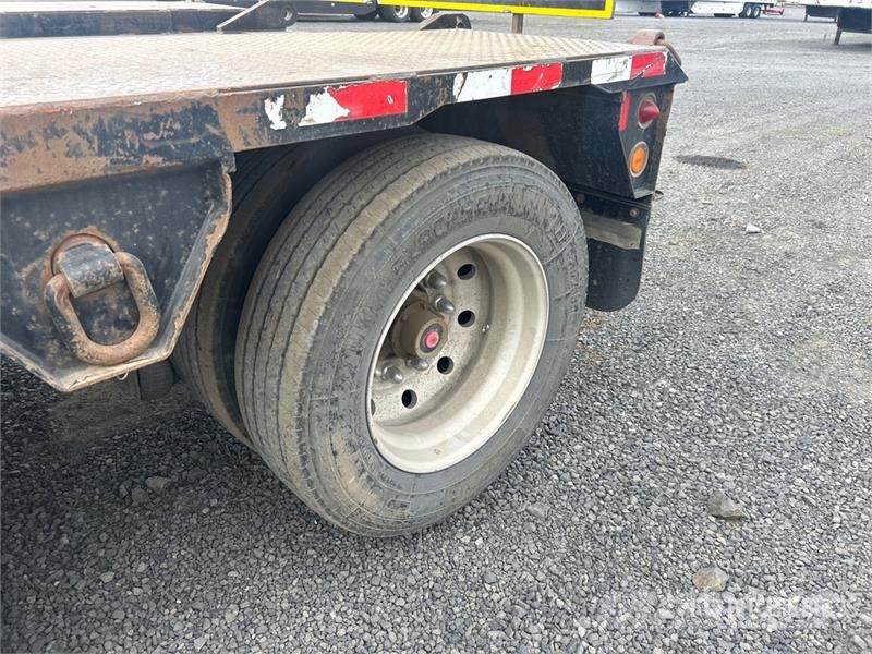 General Tri/A Removable Gooseneck Lowboy Trailer Zemie treileri