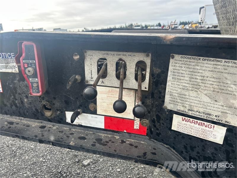 General Tri/A Removable Gooseneck Lowboy Trailer Zemie treileri