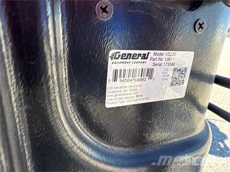 General VS220 Vacuum Cleaner Пылесосы