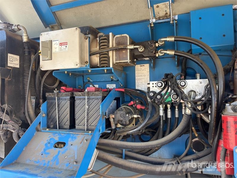 Genie 2WD Diesel Articulating Boom Lift Plataformas elevatórias articuladas
