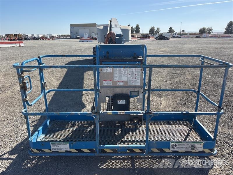 Genie 2WD Diesel Articulating Boom Lift Plataformas elevatórias articuladas