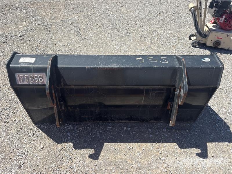 Genie 60 in Q/C Telehandler Bucket Benne