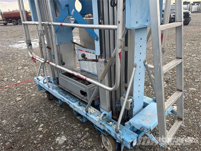 Genie DPL-35S 垂直昇降型リフト
