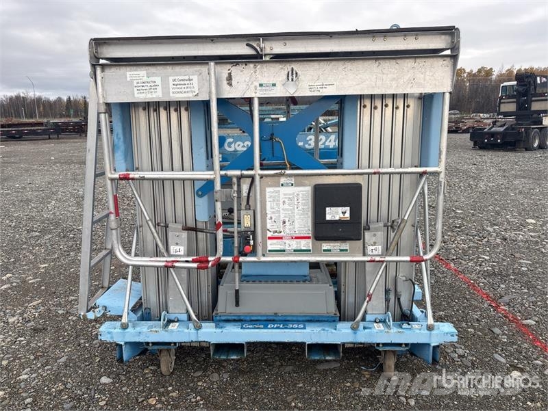 Genie DPL-35S 垂直昇降型リフト