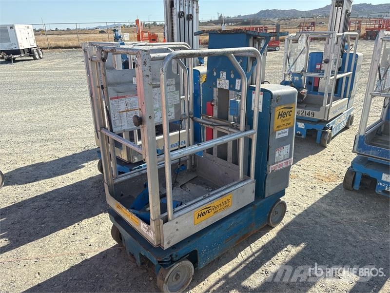 Genie GR-12 Vertical Mast Lift رافعات السارية الرأسية