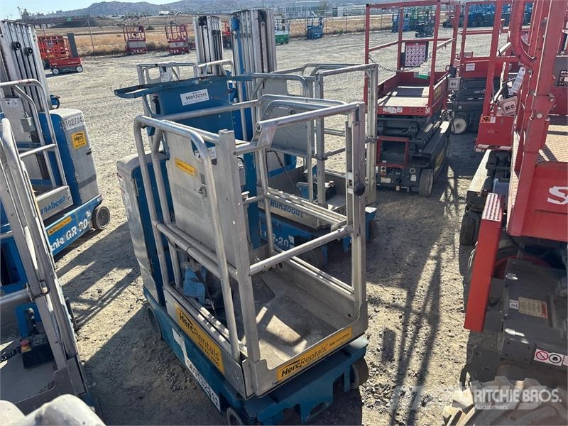 Genie GR-12 Vertical Mast Lift Plataformas elevatórias verticais