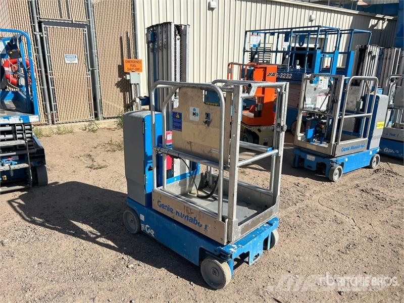 Genie GR-20 Vertical Mast Lift Used Personnel lifts and access elevators