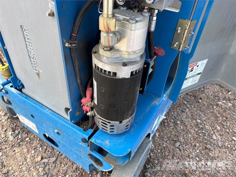 Genie GR-20 Vertical Mast Lift Used Personnel lifts and access elevators