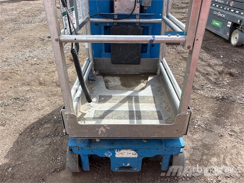 Genie GR20 Vertical Mast Lift Vertikalna dvigala