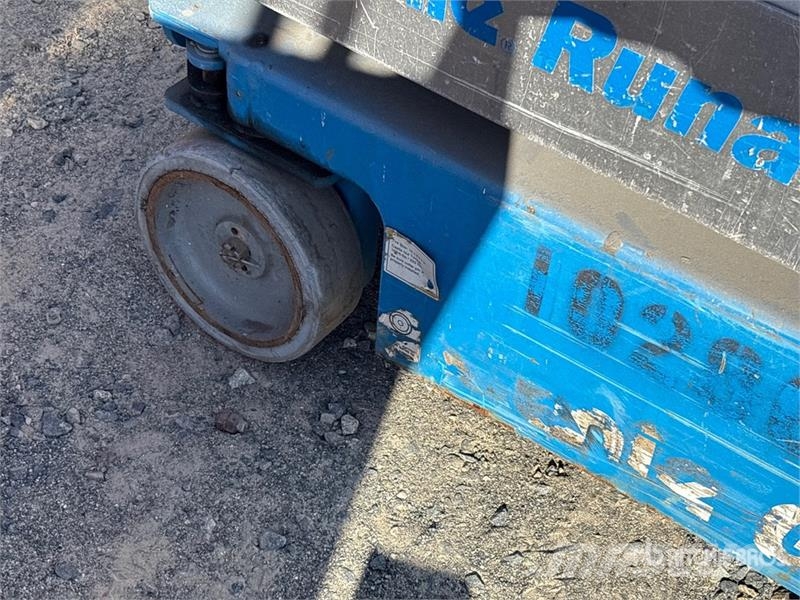 Genie GR20 Vertical Mast Lift Plataformas elevatórias verticais