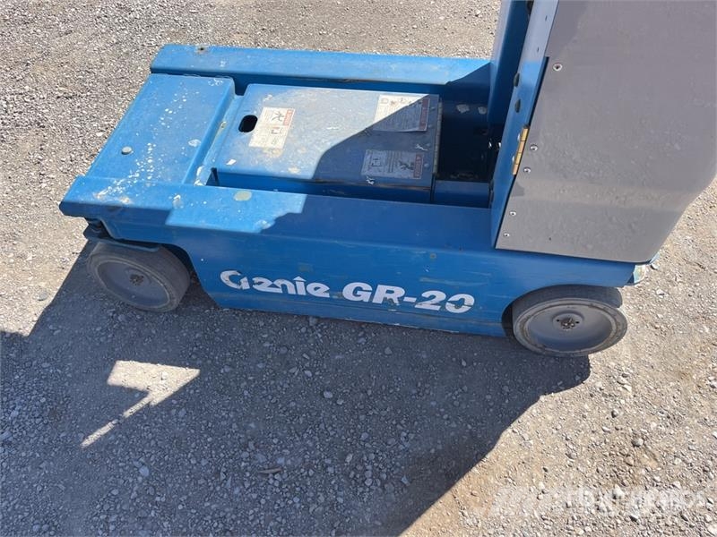 Genie GR20 Vertical Mast Lift Vertikālie pacēlāji