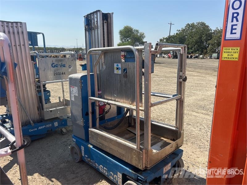 Genie GR20 Vertical Mast Lift Plataformas elevatórias verticais