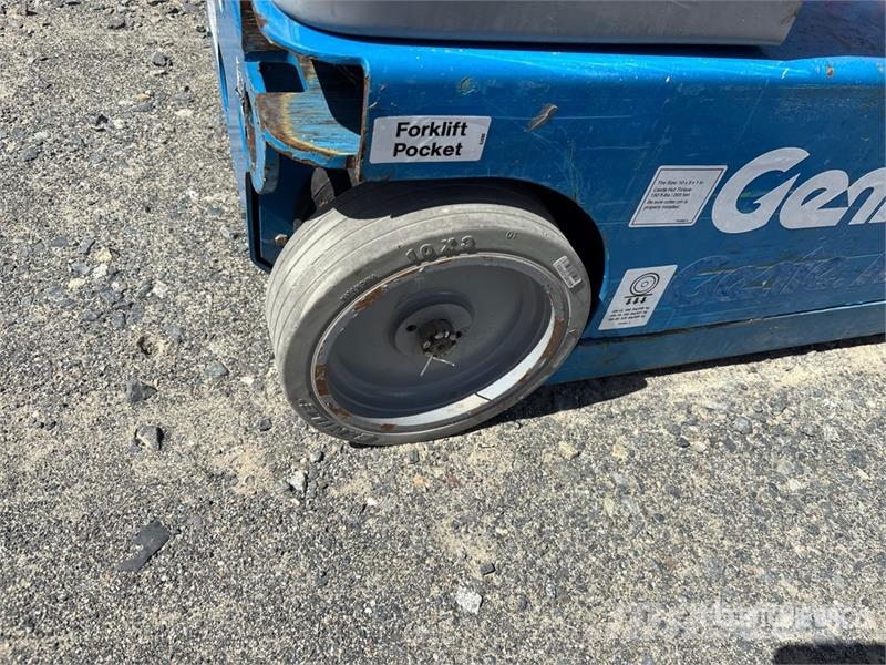 Genie GR20 Vertical Mast Lift Vertikalna dvigala