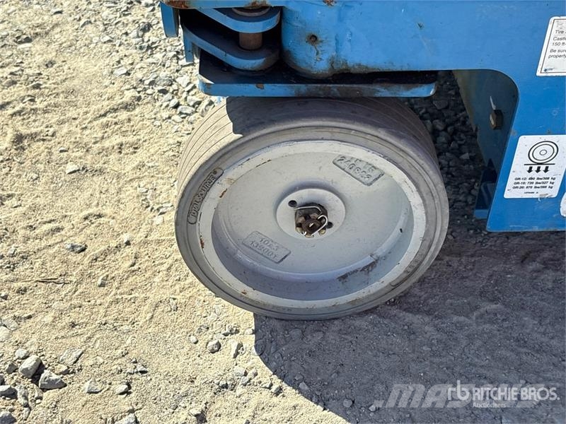 Genie GR20 Vertical Mast Lift Used Personnel lifts and access elevators